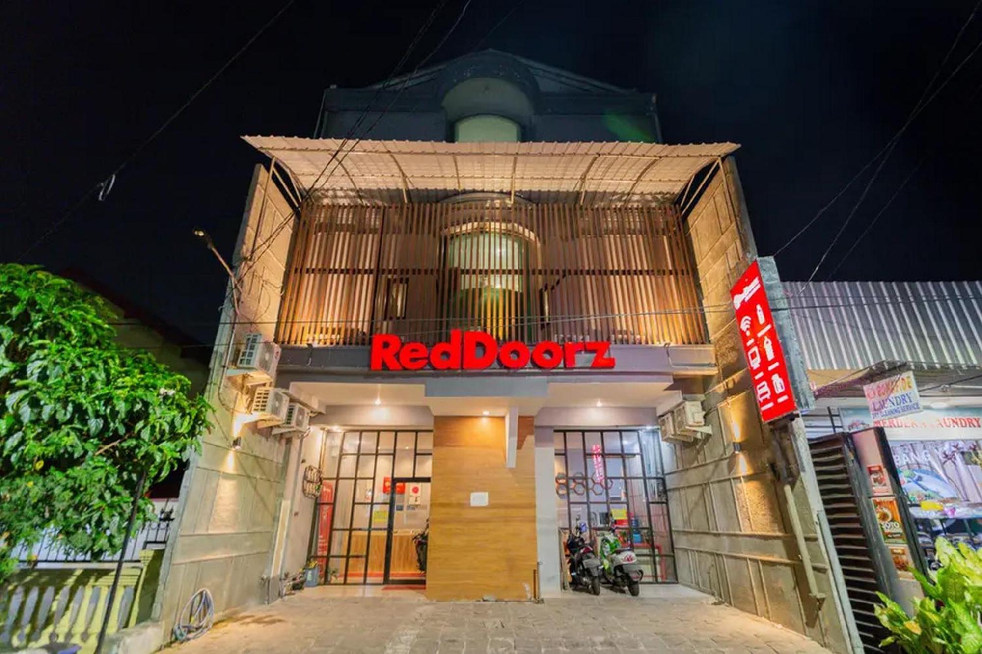Reddoorz @ Manukan Surabaya Exteriör bild