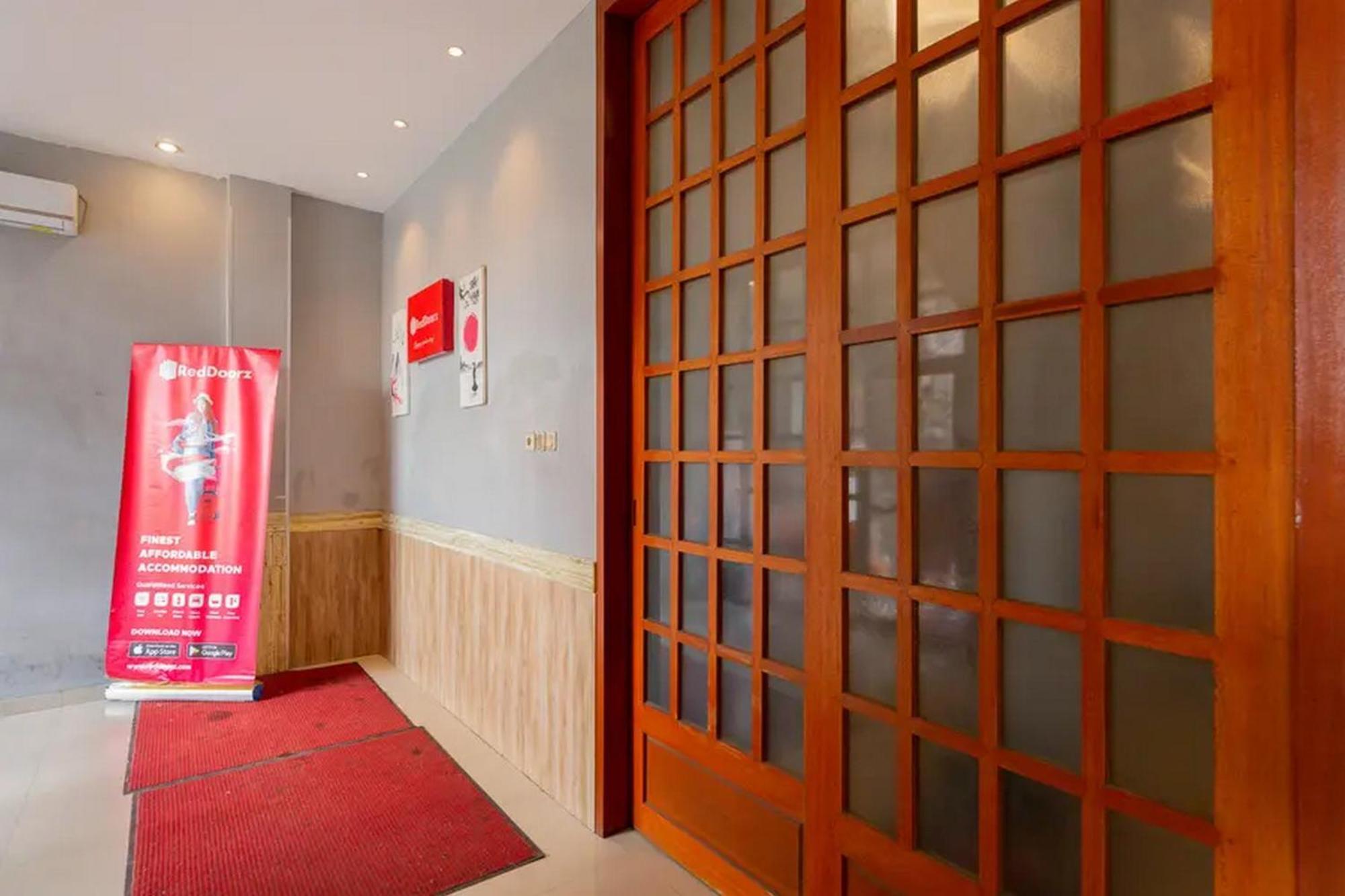 Reddoorz @ Manukan Surabaya Exteriör bild