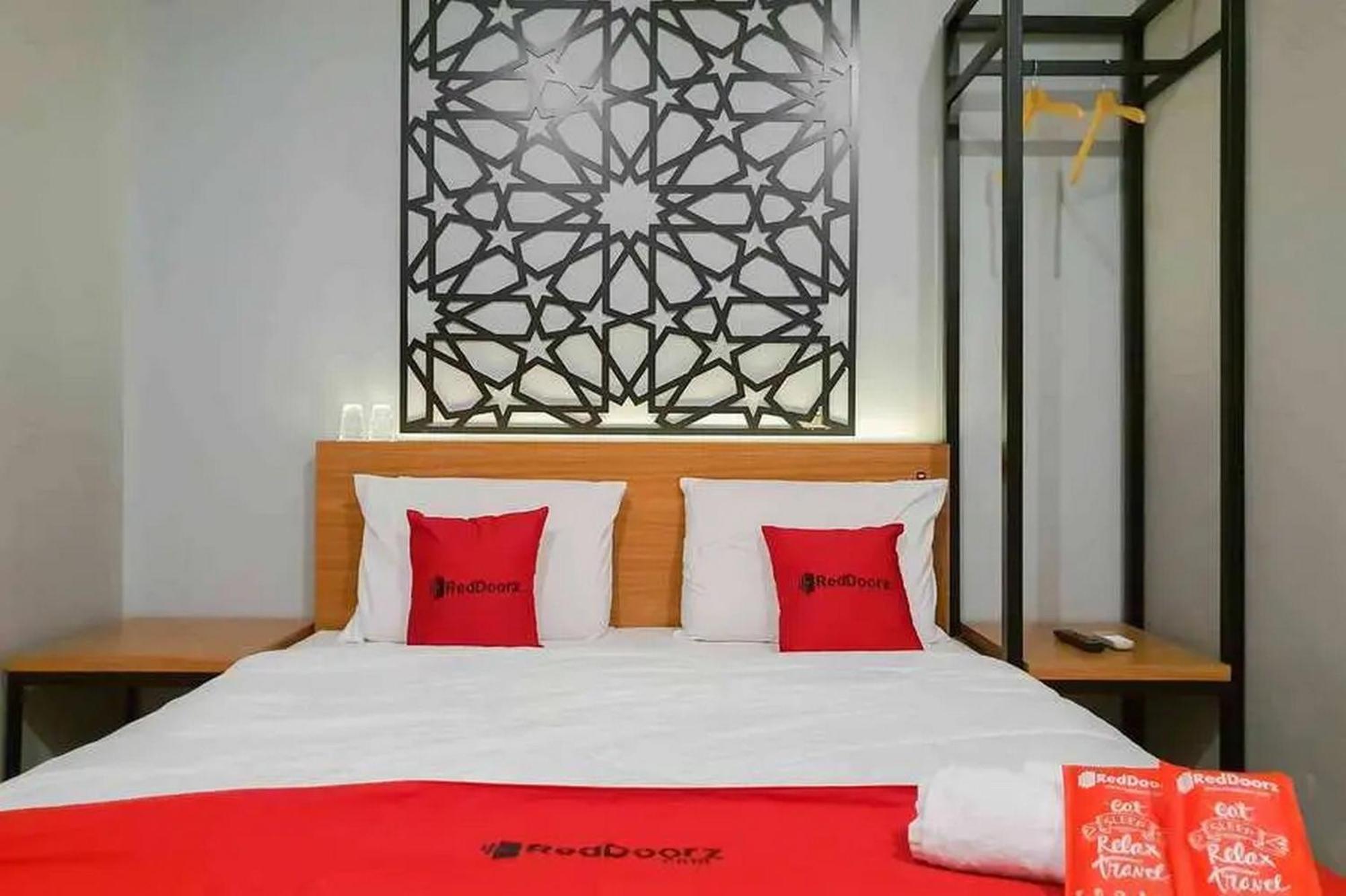 Reddoorz @ Manukan Surabaya Exteriör bild