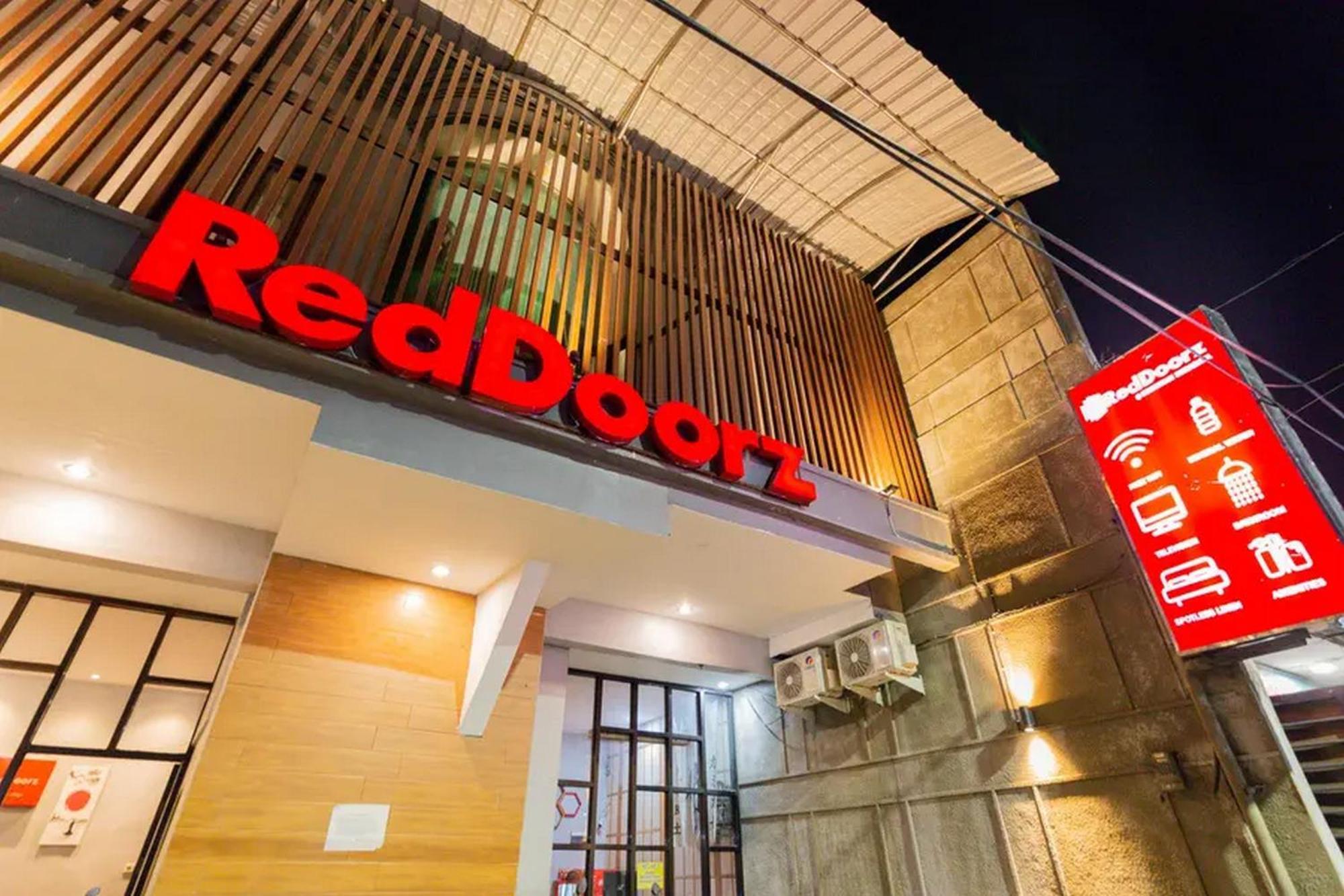 Reddoorz @ Manukan Surabaya Exteriör bild